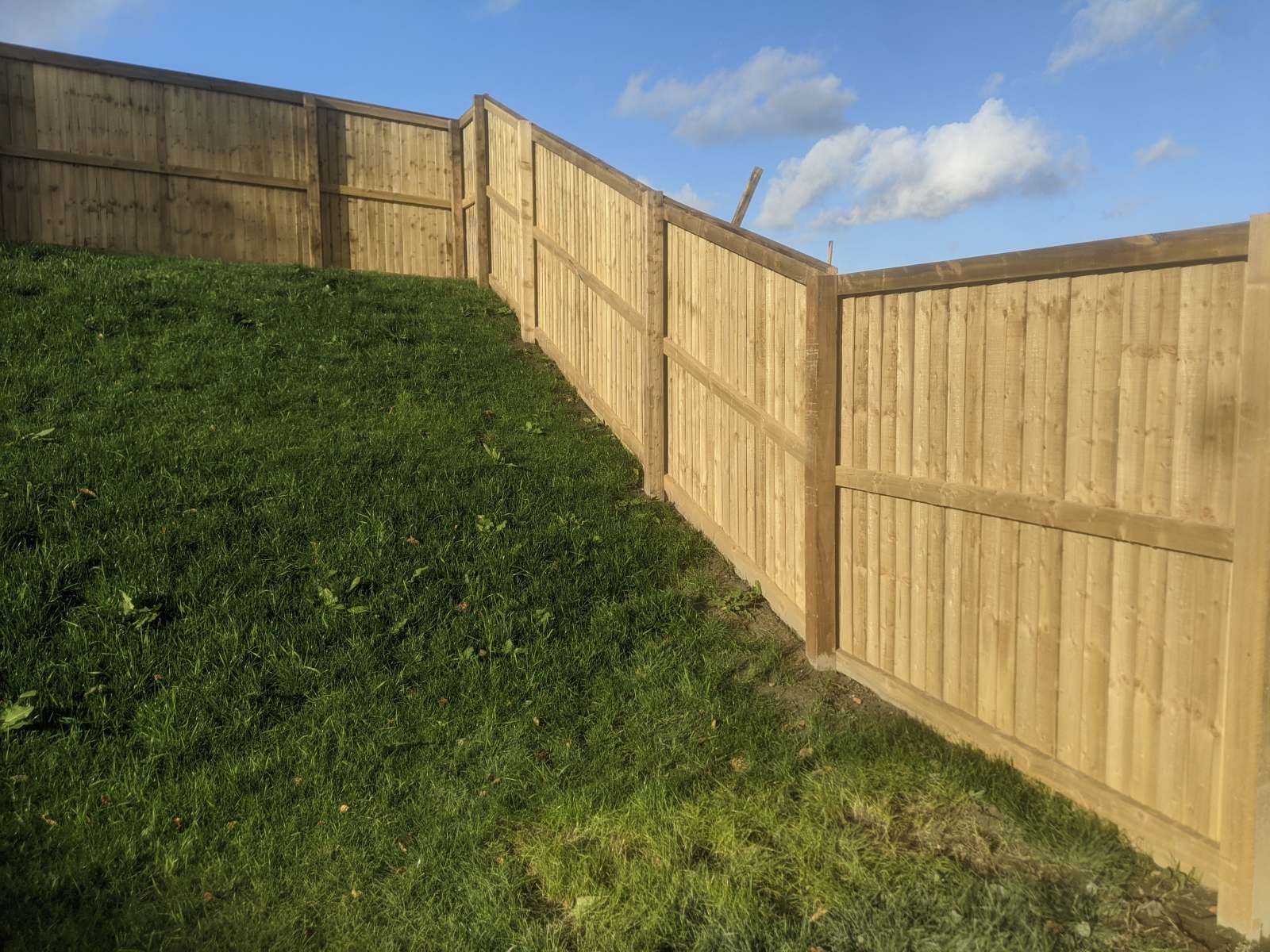 Fencing Closeboard Gates and fencing supply and contractor closeboard Swindon Wiltshire Puretidy