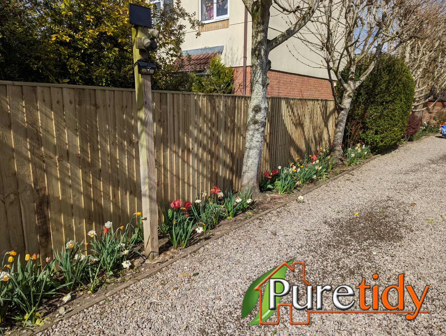 Gates and fencing supply and contractor Swindon Wiltshire Puretidy decorative and creative